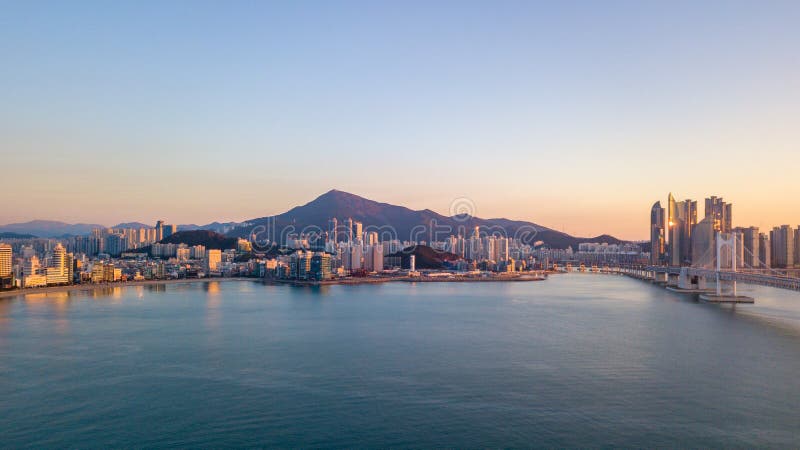 Luftbild der Gwangan Bridge in Busan City, Südkorea lizenzfreie stockfotos Luftbild der Gwangan Bridge in Busan City, Südkorea lizenzfreie stockfotos