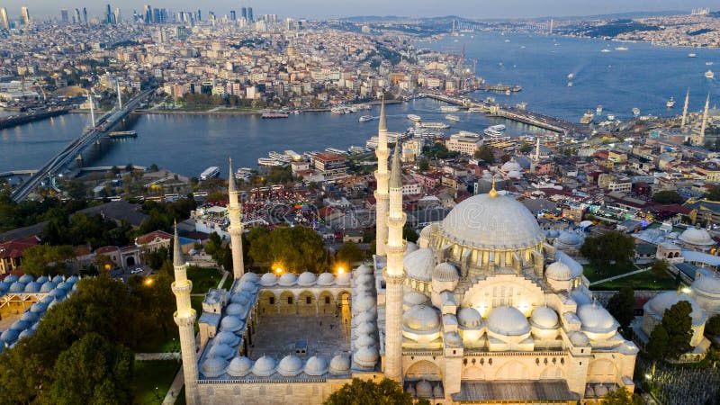 Luftbild Des Goldenen Horns in Istanbul Redaktionelles Bild - Bild von  antenne, moschee: 159970170