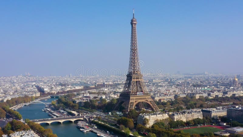 Luftbild von Paris mit Eiffelturm