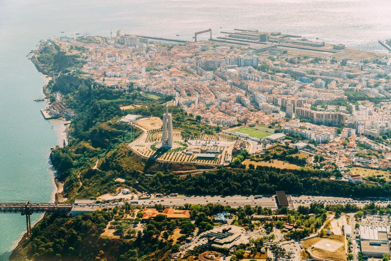 Luftflugzeug-Ansicht von Lissabon-Stadt