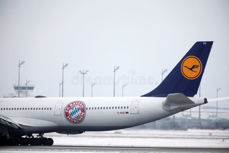 Lufthansa Airbus A340-600 D-AIHZ tale, FC Bayern livery royalty free stock photography