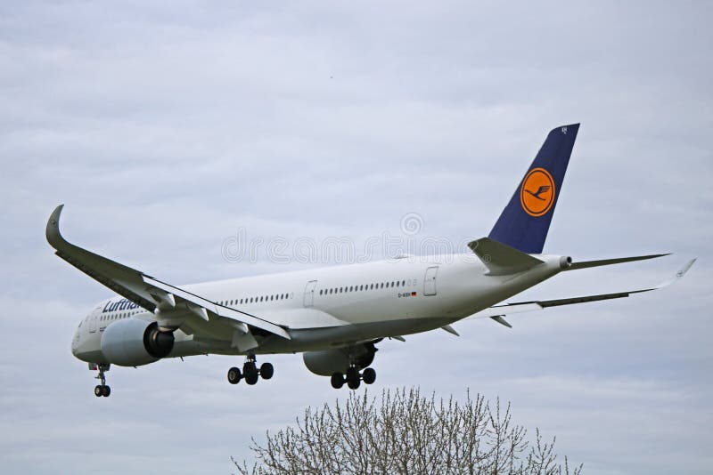 Lufthansa Airbus A350-900 In Older Livery royalty free stock images
