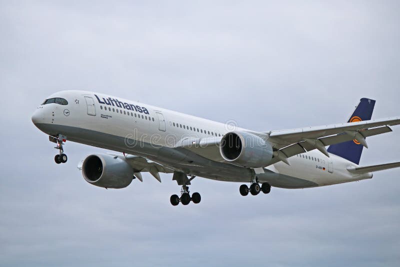 Lufthansa Airbus A350-900 In Older Livery Front End Close-Up stock photography