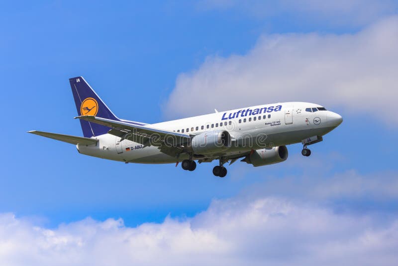 Lufthansa Boeing 737 royalty free stock photography