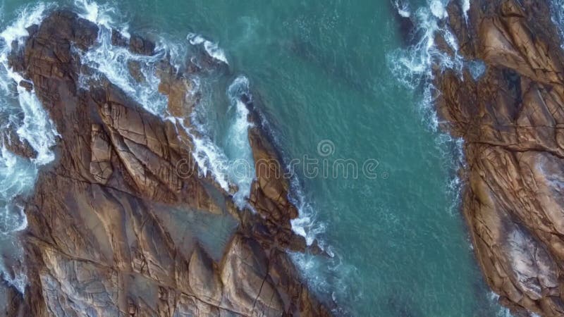 Luftstrandwelle auf tropischem Meer