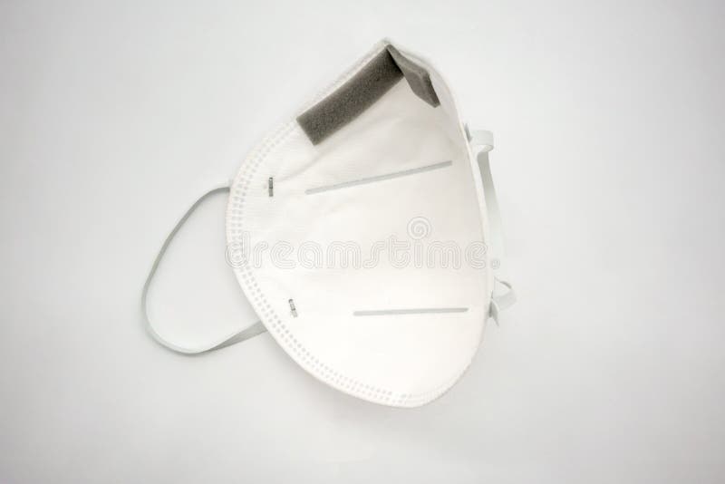 Luftverschmutzung der Beseitigung 3D oder Atemschutzmaske mit justierbarem Metall-noseclip auf weißem hinterem Boden. Luftverschmutzung der Beseitigung 3D oder Atemschutzmaske mit verstellbarem Metall-noseclip auf weißem hinterem Boden- und Komfortbügel