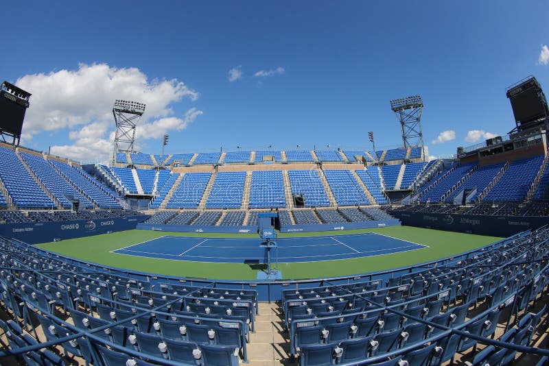 Luis Armstrong Stadium in Billie Jean King National Tennis Center tijdens US Open 2014 royalty-vrije stock afbeeldingen Luis Armstrong Stadium in Billie Jean King National Tennis Center tijdens US Open 2014 royalty-vrije stock afbeeldingen