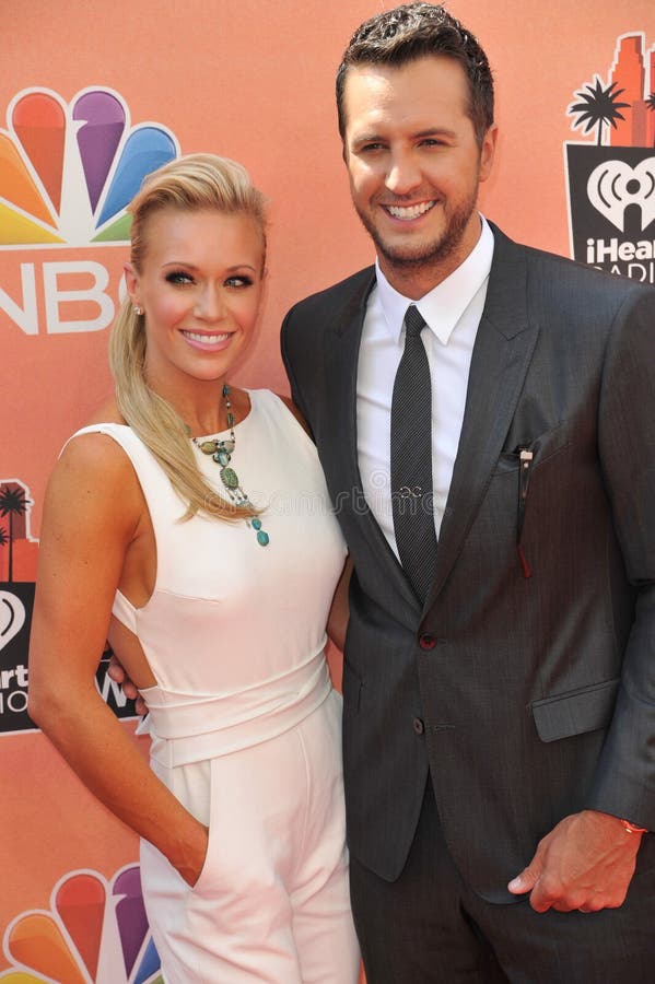 Caroline Boyer Luke Bryan Redactionele Fotografie Image Of Land 150365037