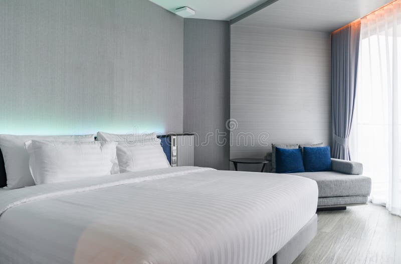 Luksusowa nowożytna stylowa sypialnia: Pokój hotelowy Interio obrazy stock Luksusowa nowożytna stylowa sypialnia: Pokój hotelowy Interio obrazy stock