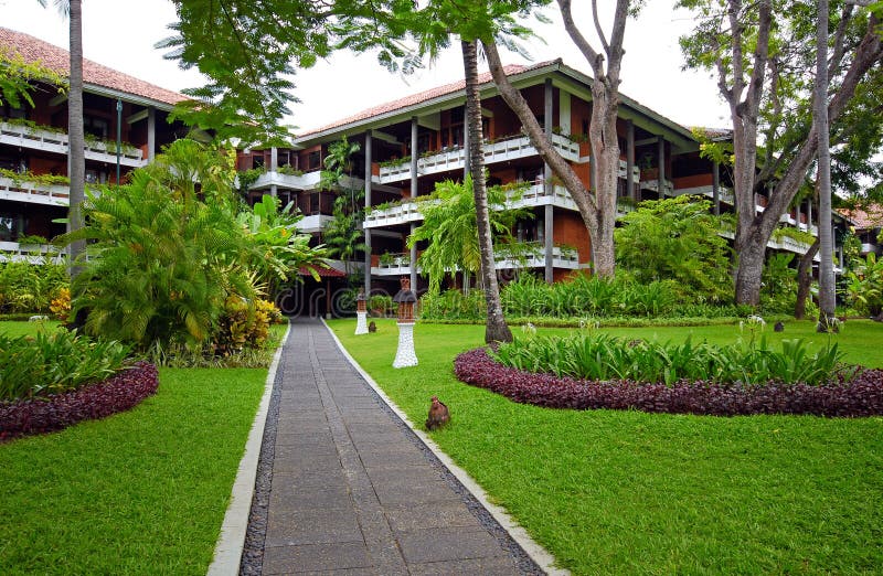 Luksusowego hotelu kurort z tropikalnym ogródem w Bali, Indonezja zdjęcia stock Luksusowego hotelu kurort z tropikalnym ogródem w Bali, Indonezja zdjęcia stock