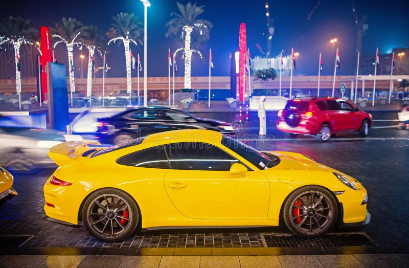 Luksusowy Supercar Porsche 911 Carrera 4 GTS ? Zdjęcie