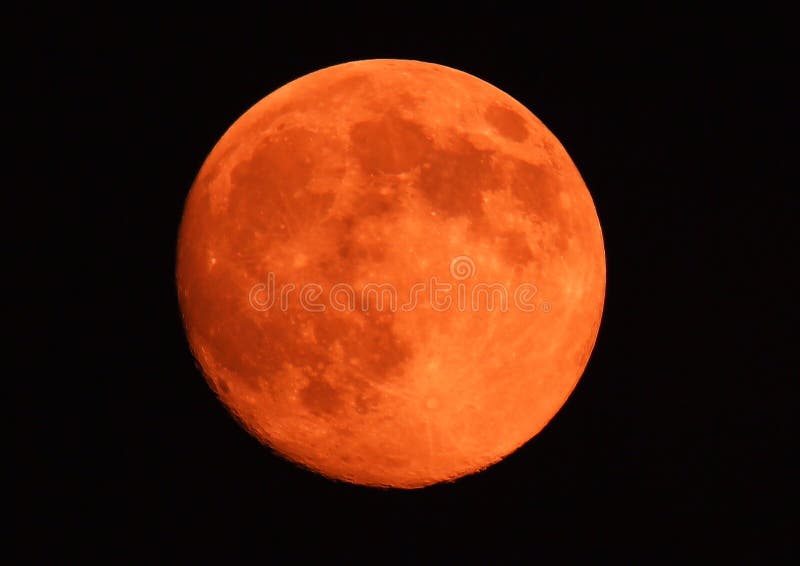 Luna naranja brillante imagen de archivo. Imagen de luna - 161387873