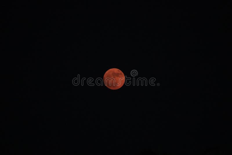 Luna naranja brillante foto de archivo. Imagen de anaranjado - 161387908