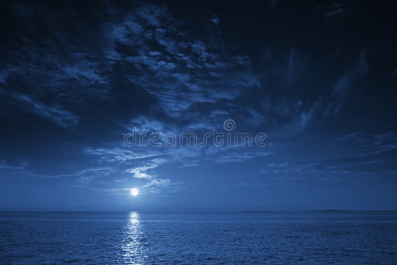 Luna oceánica en calma en el golfo occidental clave de méxico imagenes de archivo