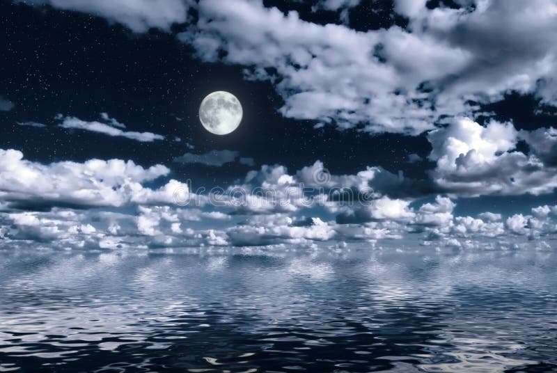 Luna sobre el agua fotografía de archivo libre de regalías Luna sobre el agua fotografía de archivo libre de regalías