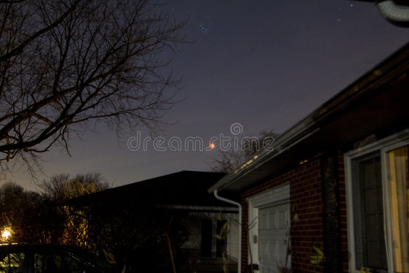 view-of-anlunar-eclipse-november-8-2022-columbus-ohio-stock-photo