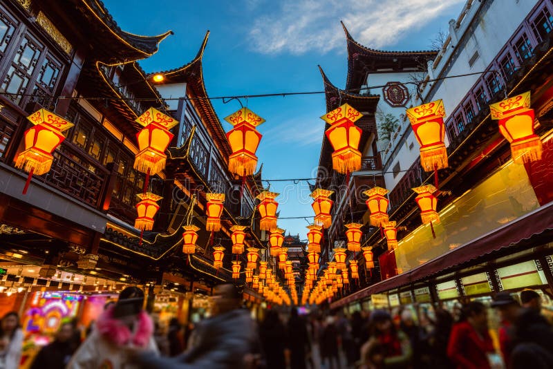 Lunar New Year vid Yuyuan Garden royaltyfria bilder