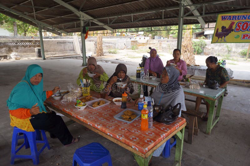 Lunch editorial stock photo. Image of market, lunch, indonesia 62936493