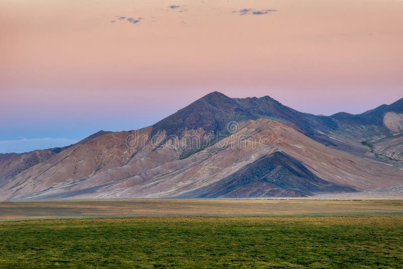 Lungo la strada principale di Pamir, hdr contenuto contenuto del Tagikistan nell'agosto 2018. Hdr contenuto contenuto del Tagikistan a metà agosto 2018