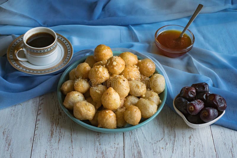 Лукаймат с медом