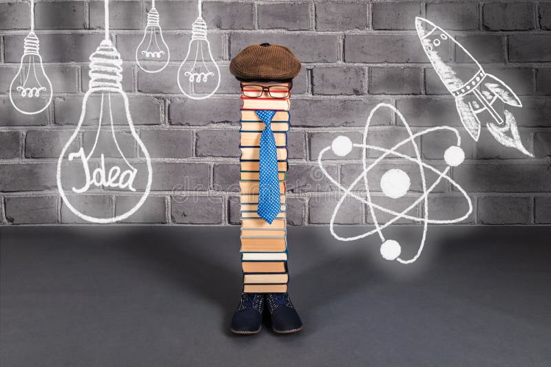 Lustige Bildungsidee, Mannlehrer mit seinen Ideen, Aspirationen stockbild Lustige Bildungsidee, Mannlehrer mit seinen Ideen, Aspirationen stockbild
