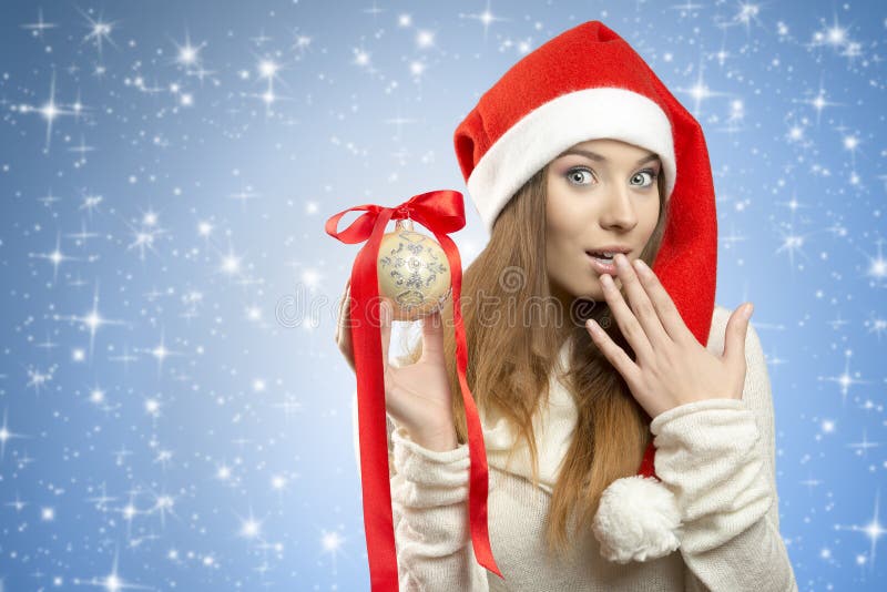 Lustige Weihnachtsfrau Mit Flitter Stockfoto - Bild von nett, bequem