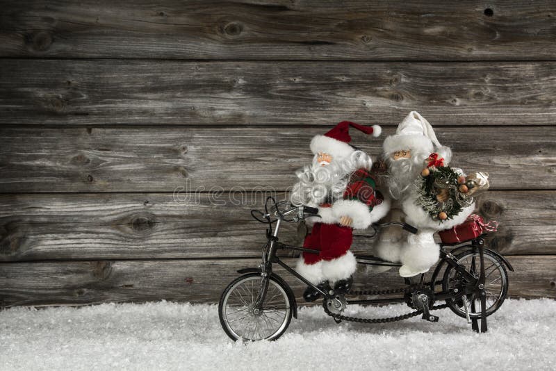 Weihnachtsmann Auf Fahrrad Fotos Kostenlose Und Royalty Free Stock Fotos Von Dreamstime