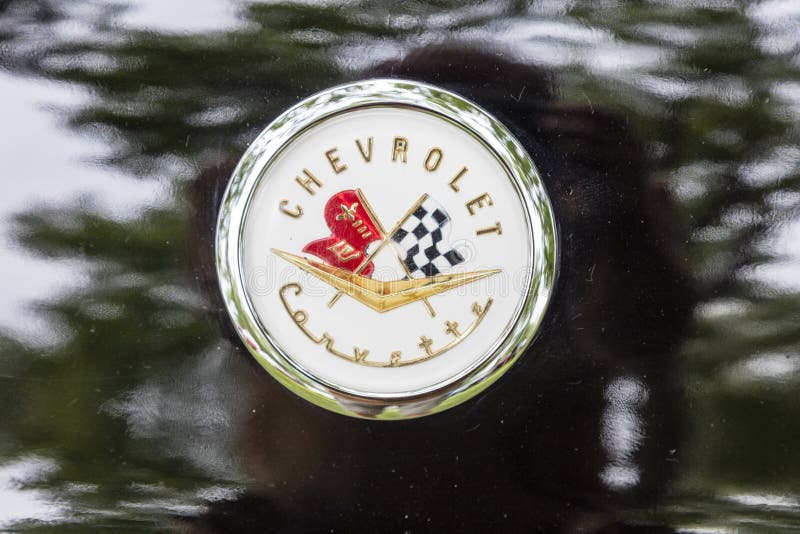 Luxe de cru de logo d'insignes de Chevrolet Corvette 1956 image libre de droits Luxe de cru de logo d'insignes de Chevrolet Corvette 1956 image libre de droits