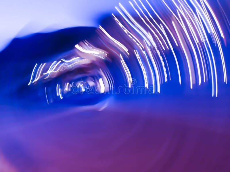 Luxe rijden met hoge snelheid in de achtergrond van de beweging van het licht in de stad royalty-vrije stock foto Luxe rijden met hoge snelheid in de achtergrond van de beweging van het licht in de stad royalty-vrije stock foto