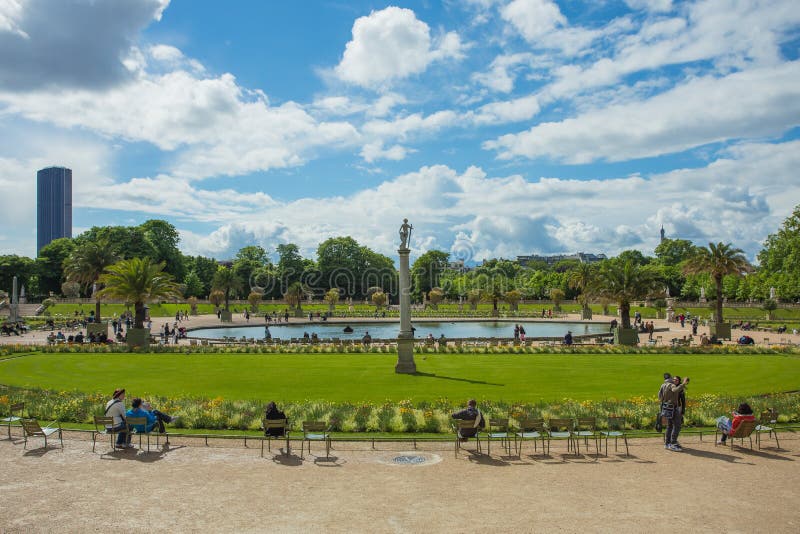 Luxembourg arbeta i trädgården (Jardin du Luxembourg) i Paris arkivfoto Luxembourg arbeta i trädgården (Jardin du Luxembourg) i Paris arkivfoto