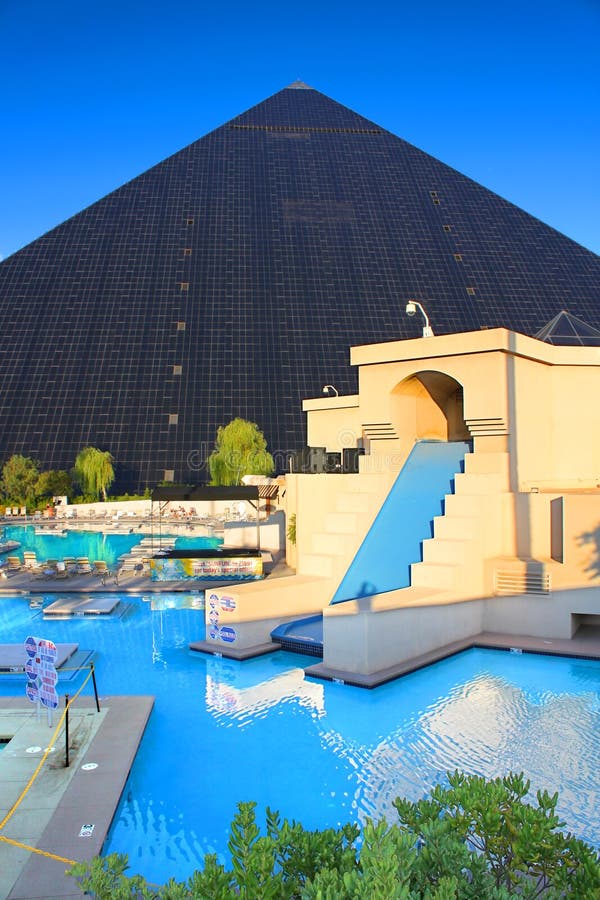 Las Vegas Egyptian Themed Hotel - cowindesigns