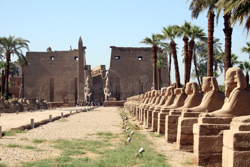 Chrám je veľký starobylý egypťan chrám komplexné sa nachádza na východ banka z rieka v mesto dnes známy ako (starobylý) bol v 1400.