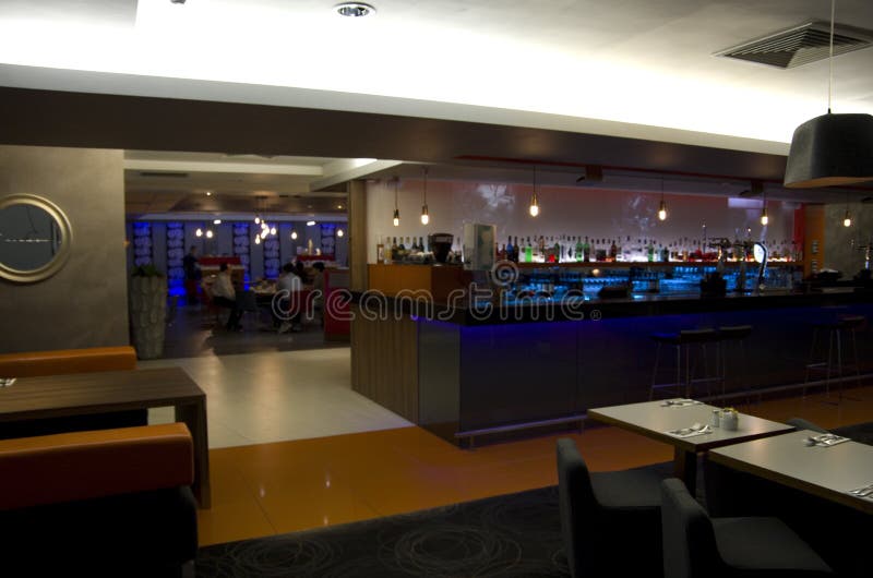 A 4 star hotel bar restaurant was decorated with nice modern furniture and lighting. Novotel London Waterloo. A 4 star hotel bar restaurant was decorated with nice modern furniture and lighting. Novotel London Waterloo.