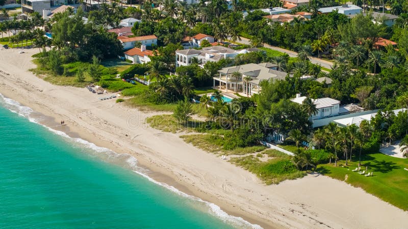 Luxury beachfront mansions in South Florida
