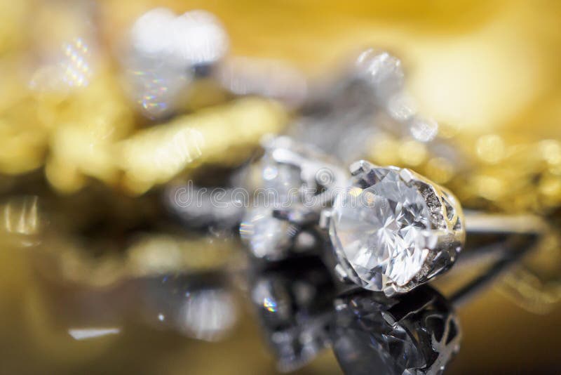 Luxury gold Jewelry diamond earrings with reflection