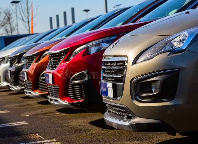 Luxury Second-hand Cars for Sale on the Network of the French Peugeot