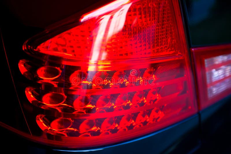 Luz de freno roja del coche