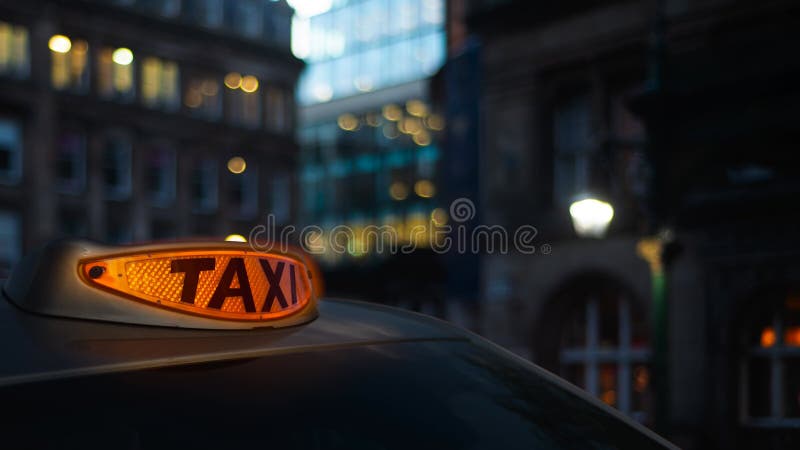 Luz de taxi london en twilight