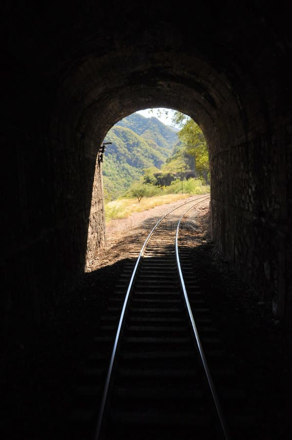 Luz na extremidade do túnel fotos de stock Luz na extremidade do túnel fotos de stock