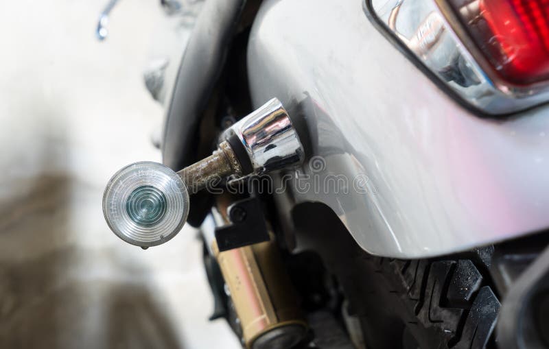 Luz trasera de la motocicleta del vintage vieja fotos de archivo libres de regalías Luz trasera de la motocicleta del vintage vieja fotos de archivo libres de regalías