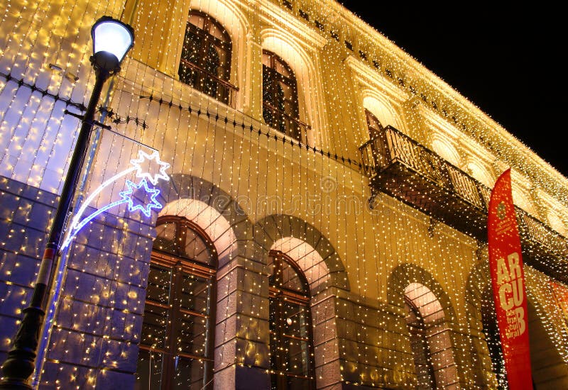 Luzes de Natal em Bucareste, Romênia fotografia de stock royalty free Luzes de Natal em Bucareste, Romênia fotografia de stock royalty free