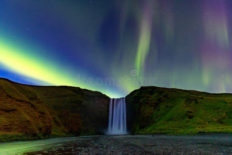 Luzes Do Norte Na Islândia