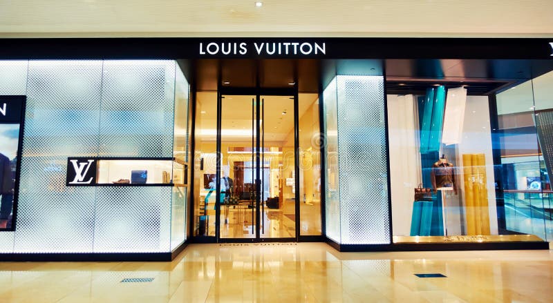 LV Louis Vuitton Boutique Shop Fashion Store Front Editorial Photography - Image of building ...