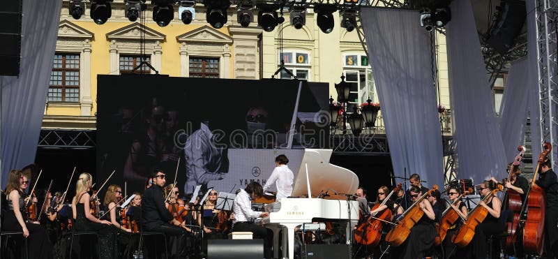 Lviv, Ucrânia - em junho de 2016: Alfa Jazz Fest 2016 Faixas dos músicos foto de stock Lviv, Ucrânia - em junho de 2016: Alfa Jazz Fest 2016 Faixas dos músicos foto de stock