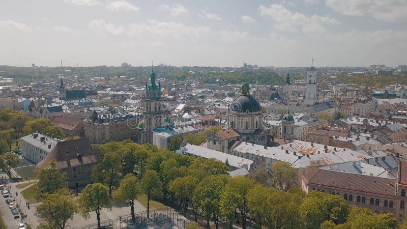 Lvov, Ουκρανία Εναέρια πόλη Lviv, Ουκρανία Πανόραμα της παλαιάς πόλης Δομινικανά στοκ φωτογραφίες με δικαίωμα ελεύθερης χρήσης Lvov, Ουκρανία Εναέρια πόλη Lviv, Ουκρανία Πανόραμα της παλαιάς πόλης Δομινικανά στοκ φωτογραφίες με δικαίωμα ελεύθερης χρήσης