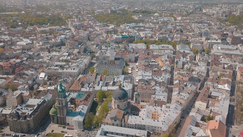 Lvov, Ουκρανία Εναέρια πόλη Lviv, Ουκρανία Πανόραμα της παλαιάς πόλης Δομινικανά στοκ εικόνα Lvov, Ουκρανία Εναέρια πόλη Lviv, Ουκρανία Πανόραμα της παλαιάς πόλης Δομινικανά στοκ εικόνα