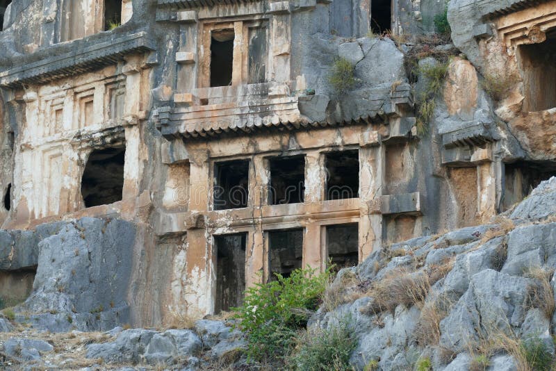 Yamaca oyulmuş Likya kaya mezarları.  Myra, türkiye telif ücretsiz stok fotoğrafı