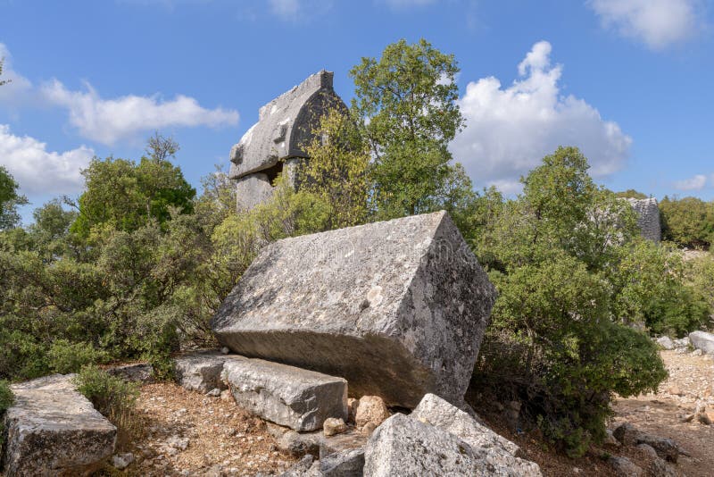 Kyaneai antik kentindeki Likya lahit mezarları.  Likya, Türkiye telif ücretsiz stok imaj