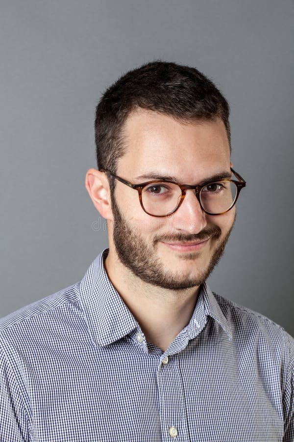 Marcus: Lång,benig,råttfärgat hår, glasögon,grå ögon, aggressiv, kan vara super snäll, har problem med droger, dricker/röker
