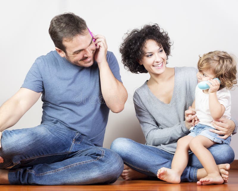 lyckligt leka för familj arkivbilder lyckligt leka för familj arkivbilder